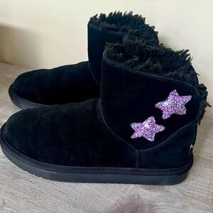 Koolaburra by UGG girl’s black mini’s (size 2 - like new)